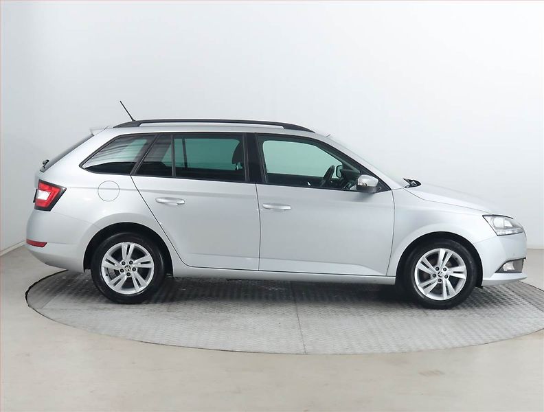 Škoda Fabia (2022) 1.0 TSI, ČR,1.maj, Serv.kniha - fotka 6 z 17
