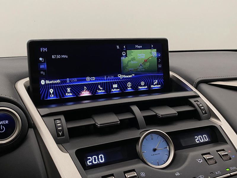 Lexus NX 300h AWD AUT CZ  - fotka 35 z 44