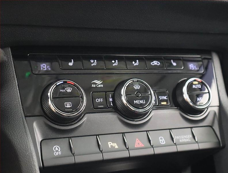 Škoda Karoq (2019) 2.0 TDI, Serv.kniha, Navi - fotka 19 z 21