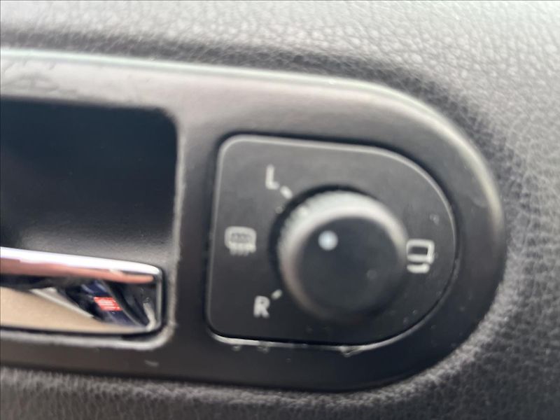 Volkswagen Passat 1.9 TDi KLIMA 2 x KOLA BEZ STK - fotka 19 z 24