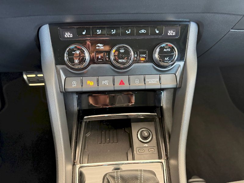 Škoda Karoq (2025) Sportline 1.5 TSI / 110 kW DSG - fotka 17 z 28
