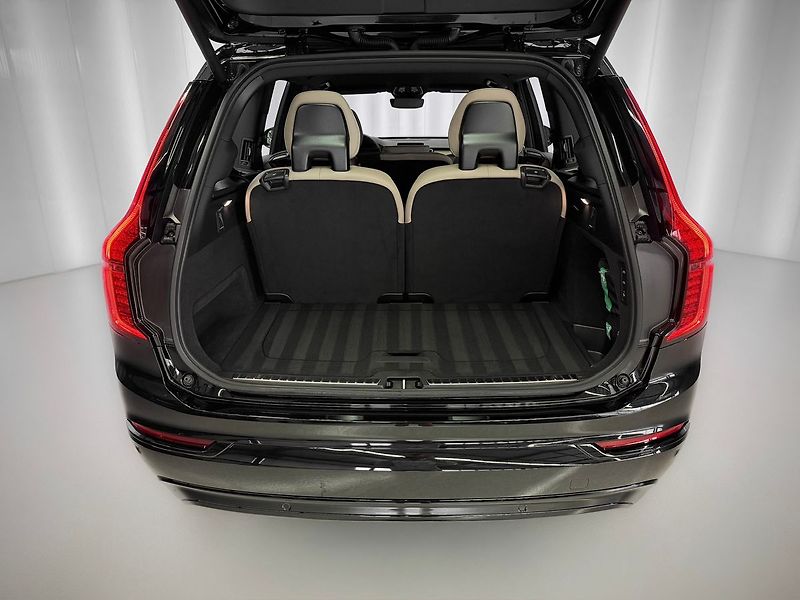 Volvo XC90 T8 AWD DARK PLUS, CHARCOAL, VZ - fotka 31 z 33
