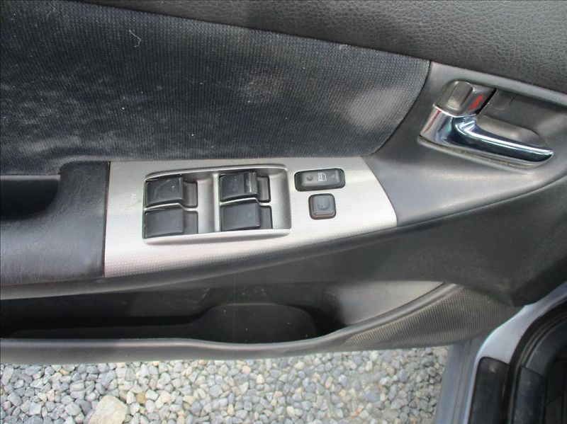 Toyota Corolla 1,4 VVTi, klima, - fotka 12 z 21