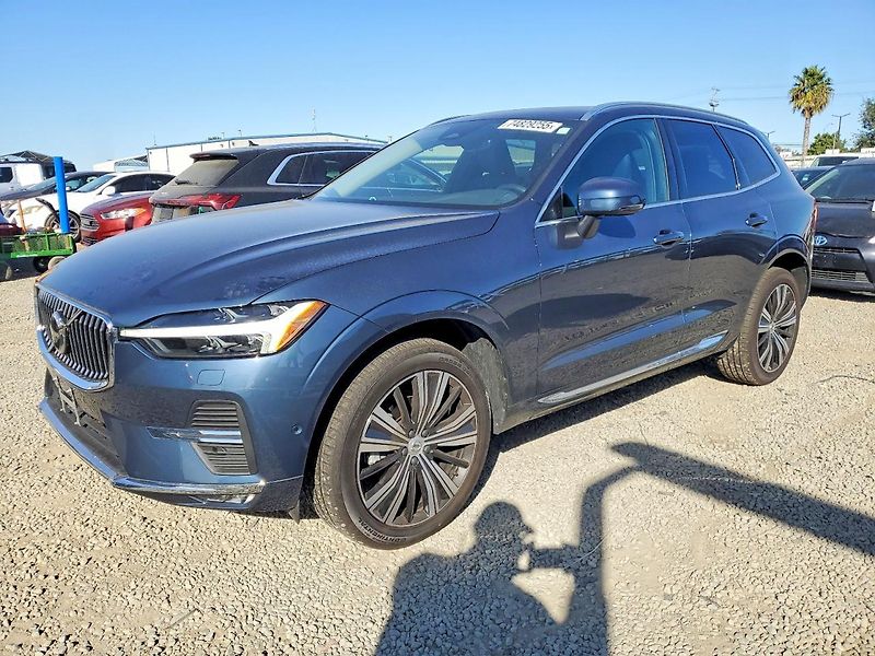 Volvo XC60 (2023) Auto na cestě - fotka 1 z 13