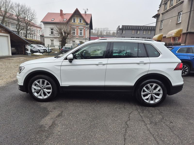 Volkswagen Tiguan 2,0TDi 140kw DSG 4x4 18ALU TZ - fotka 6 z 50