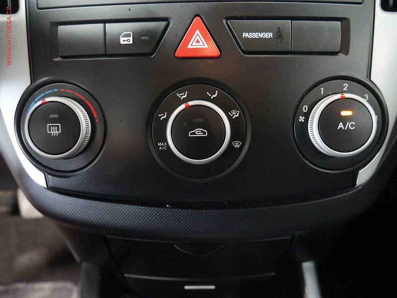 Kia Ceed (2013) 1.4i, ČR, AC, tempo - fotka 14 z 14