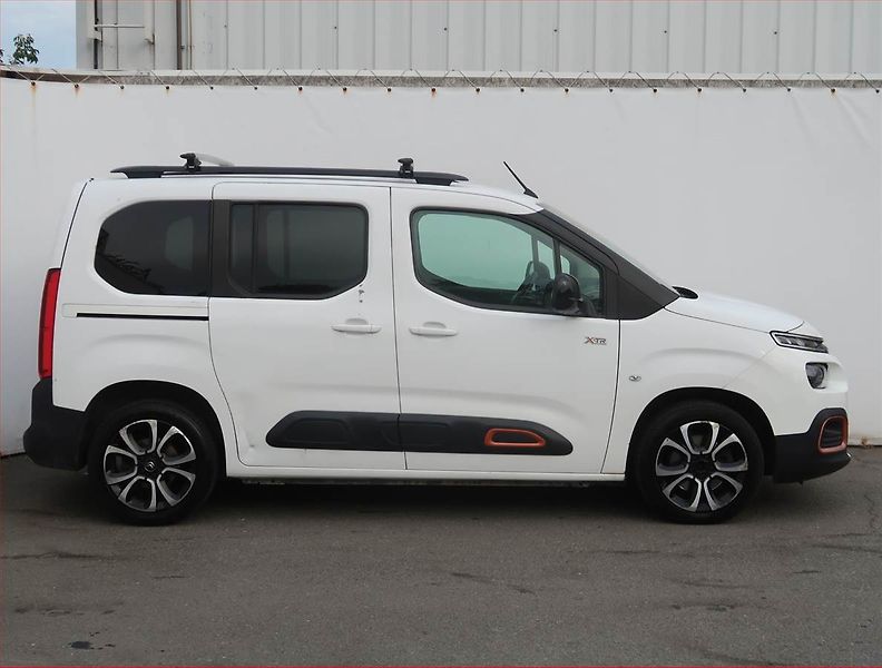 Citroën Berlingo (2019) Feel 1.5 BlueHDi, 5Míst, ČR - fotka 6 z 18