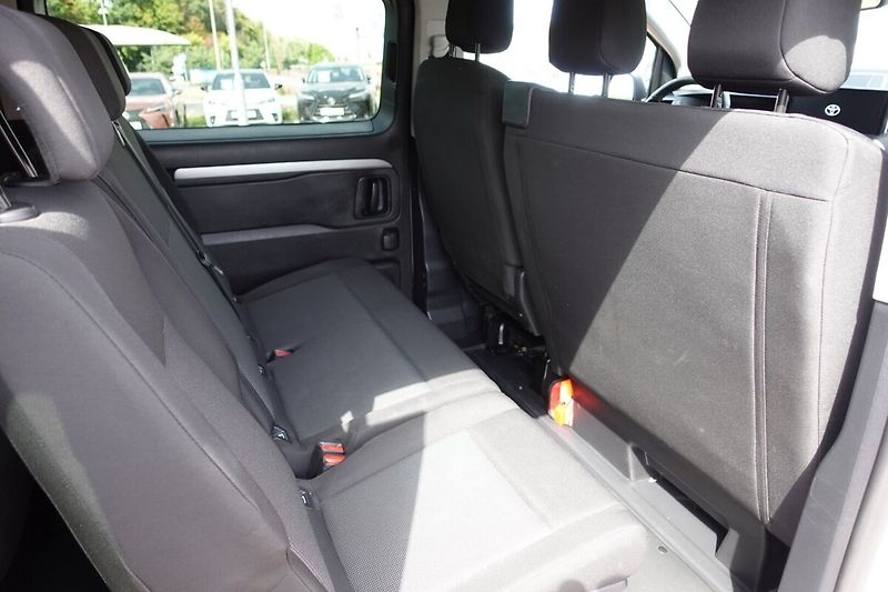 Toyota ProAce 2.0 D-4D 140k L1 Business - fotka 12 z 28