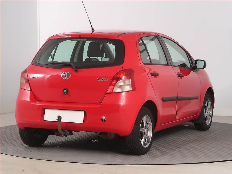 Toyota Yaris (2007) 1.0 VVT-i, po STK, Tažné - fotka 5 z 13