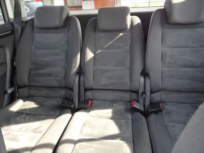 Volkswagen Touran 1,2 TSi 77 kW - fotka 26 z 33