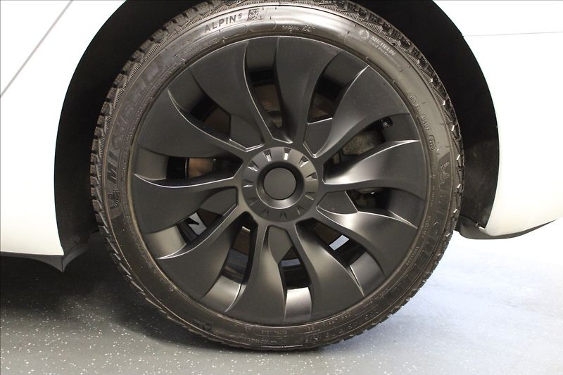 Tesla Model 3 0,0 Long Range dual motor - fotka 28 z 29
