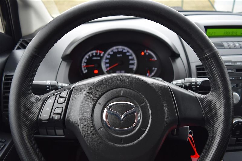 Mazda 5 1,8 i 85KW 7MÍST TAŽNÉ - fotka 33 z 45
