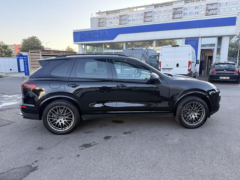 Porsche Cayenne 3.0 D Platinum Edition - fotka 5 z 42