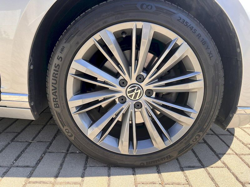 Volkswagen Passat (2020) VARIANT  1,5TSi 110kW DSG7 Ele - fotka 24 z 25