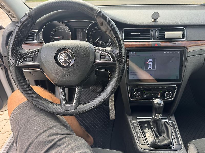 Škoda Superb 2.0TDI 103Kw DSG Elegance - fotka 8 z 18