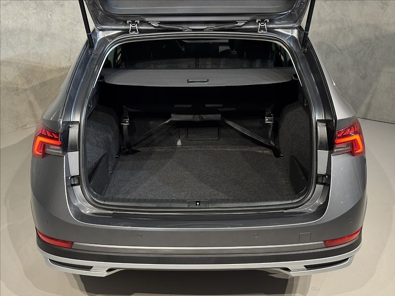 Škoda Octavia 2,0 TDi  DSG 4x4 Scout Virtual - fotka 13 z 47