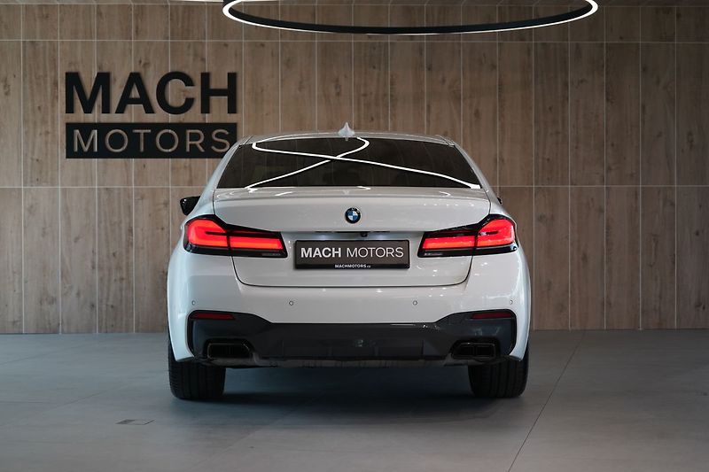 BMW Řada 5 M550i xDrive, Nezávislé, Laser - fotka 12 z 50