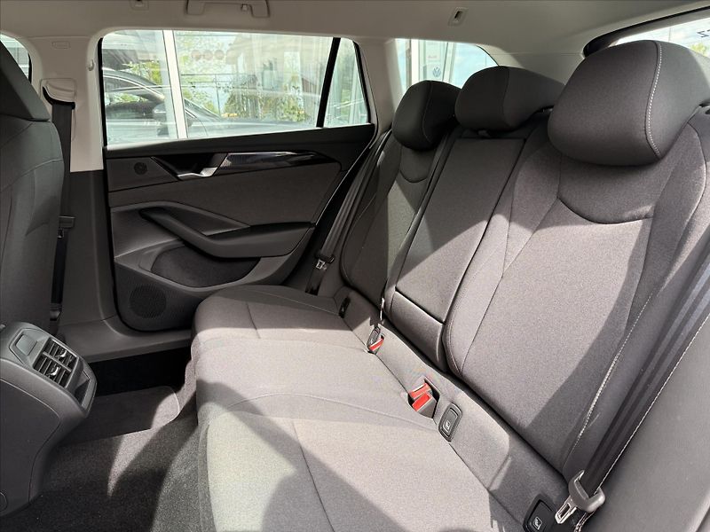Volkswagen Passat (2025) 1,5 eTSI 110 kW mHEV - fotka 19 z 19