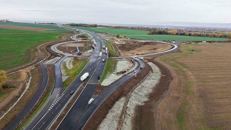 Nové křížení MÚK Křelov na dokončovaném západním obchvatu Olomouce (D35 Křelov–Slavonín)