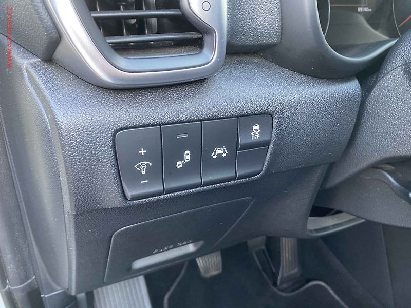 Kia Sportage (2017) 1.6 GDi, Spirit, navi - fotka 15 z 19