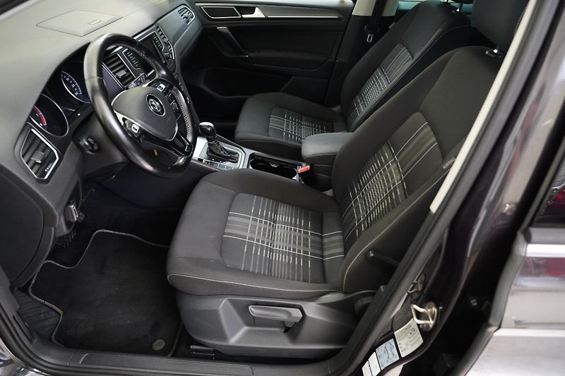 Volkswagen Golf - fotka 11 z 28