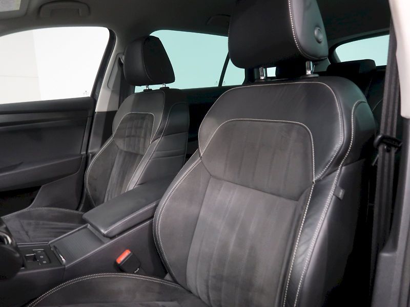 Škoda Superb (2023) STYLE PLUS 2.0TDI 147KW 4x4 DS - fotka 15 z 40