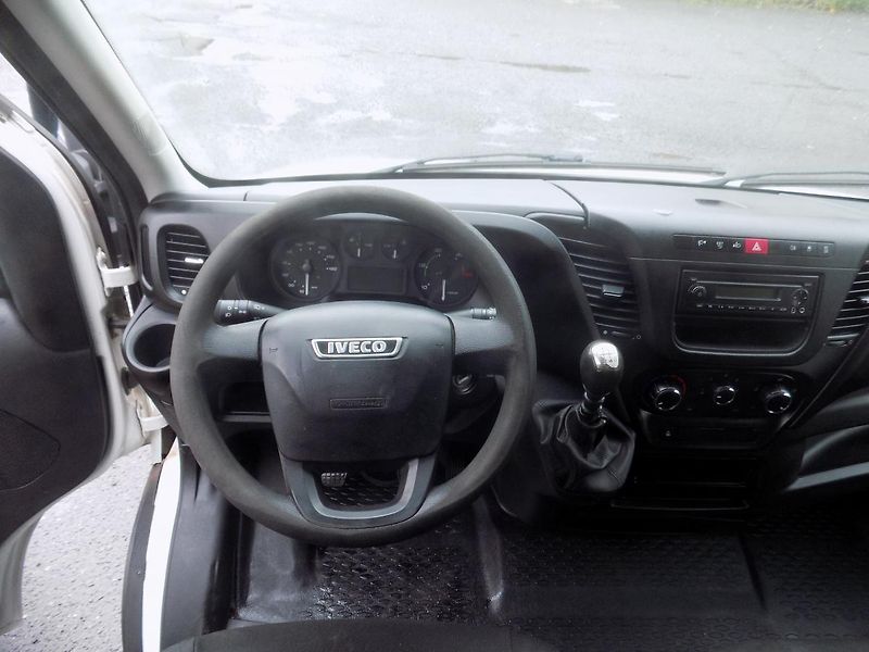 Iveco Daily (2015) 2,3 93KW 35S13 KLIMA - fotka 19 z 31