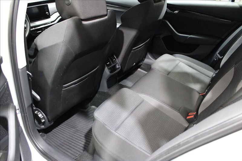 Škoda Octavia 2,0 TDI Ambition 1.majitel CZ - fotka 13 z 32