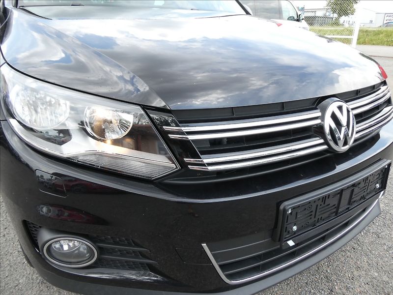 Volkswagen Tiguan 2,0 TDi 130kW Sport 4x4,TZ,nav - fotka 3 z 50