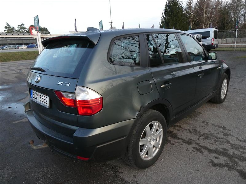 BMW X3 2,0 d xDrive 130kW,automat,TZ - fotka 9 z 38