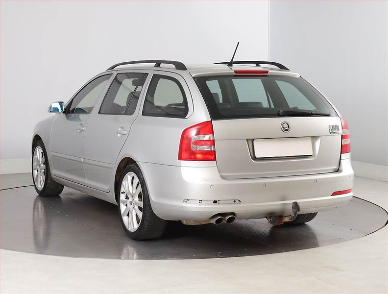 Škoda Octavia (2007) RS 2.0 TDI, Serv.kniha - fotka 4 z 19