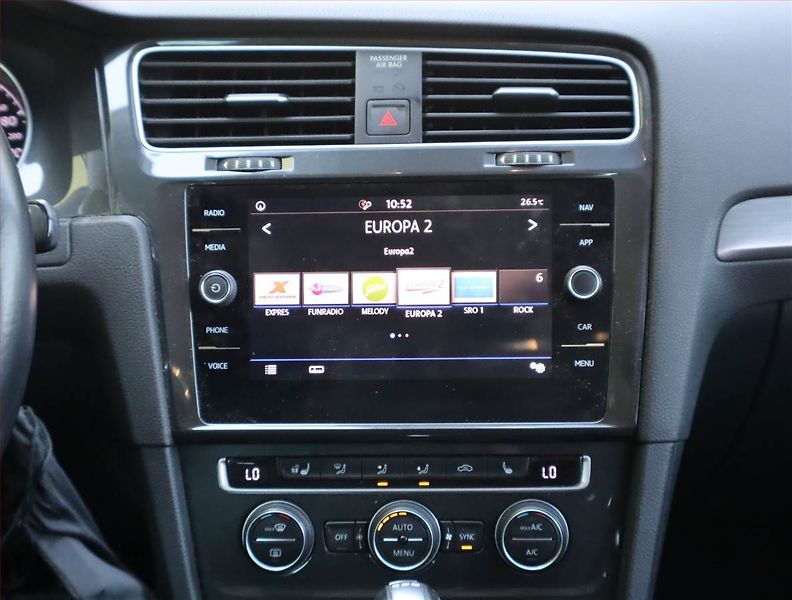 Volkswagen Golf (2019) Highline 2.0 TDI, 4X4 - fotka 11 z 18