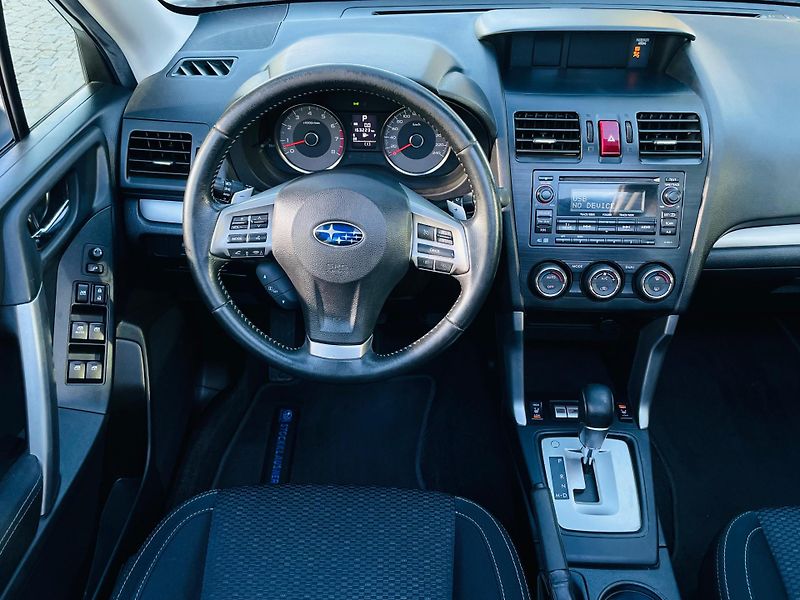 Subaru Forester 2.0i 4x4 AUT KAM TAŽNÉ SERVISK - fotka 24 z 44