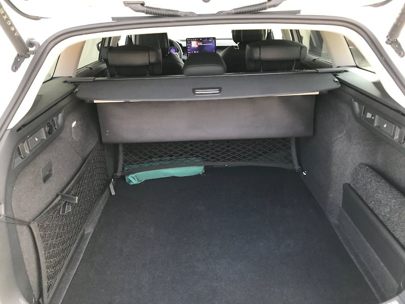 Škoda Superb (2025) COMBI L K TD 142/2.0 A7A - fotka 7 z 29