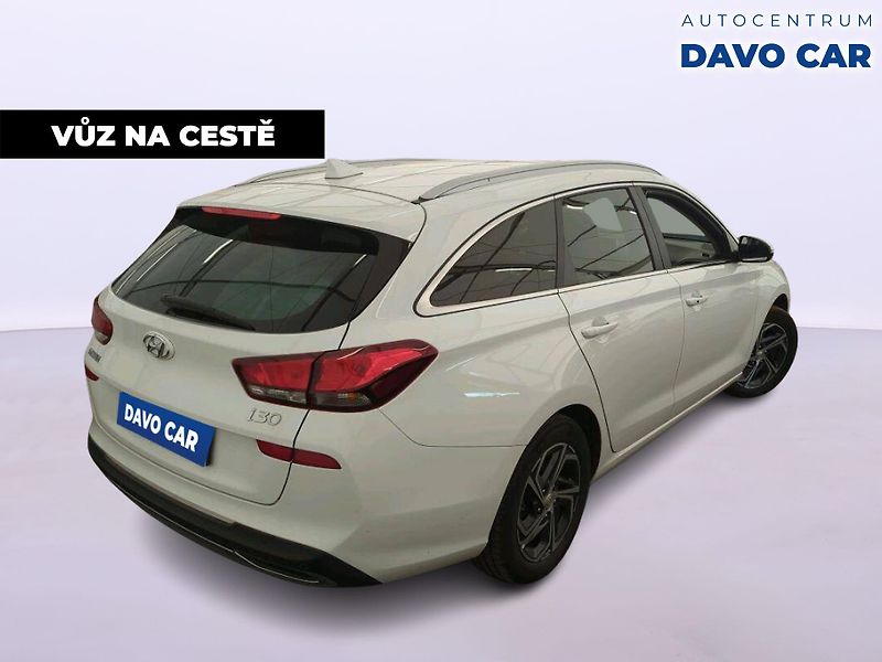 Hyundai i30 1.0 T-Gdi 88kw Smart CZ DPH - fotka 3 z 10