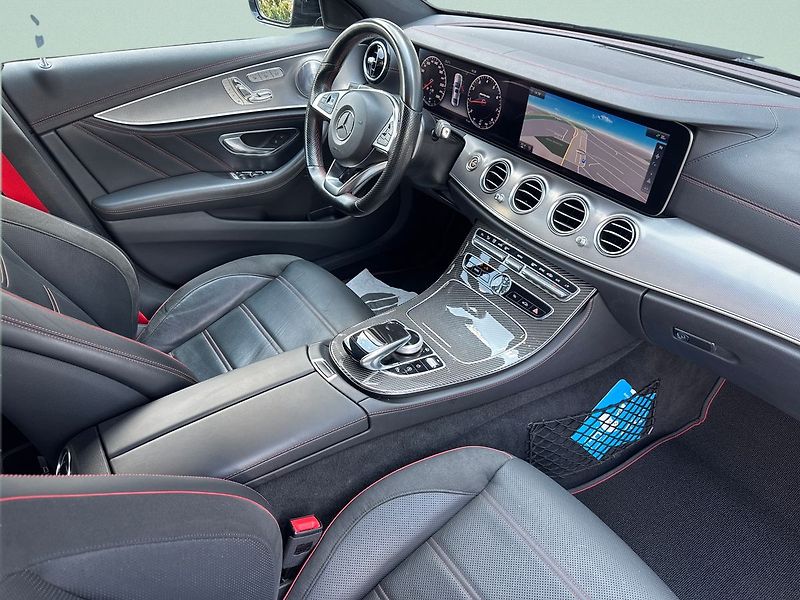 Mercedes-Benz Třídy E E43 AMG 4MATIC - fotka 12 z 21