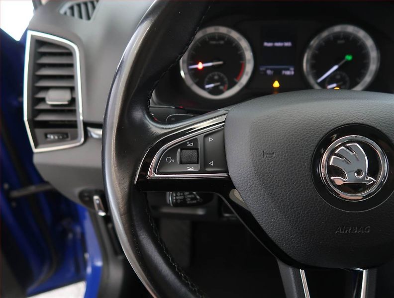 Škoda Karoq (2019) 1.6 TDI, Automat, Navi - fotka 19 z 25