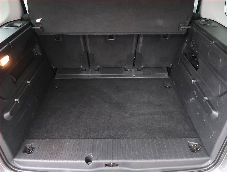 Opel Combo (2018) 1.5 CDTI, 5Míst, 1Maj - fotka 12 z 13