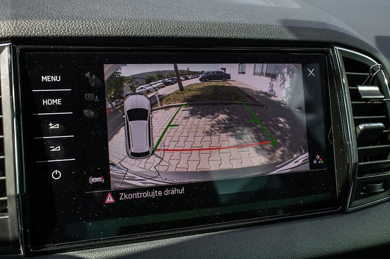 Škoda Karoq 2.0 TDi DSG 4x4 Style Plus Web - fotka 14 z 27