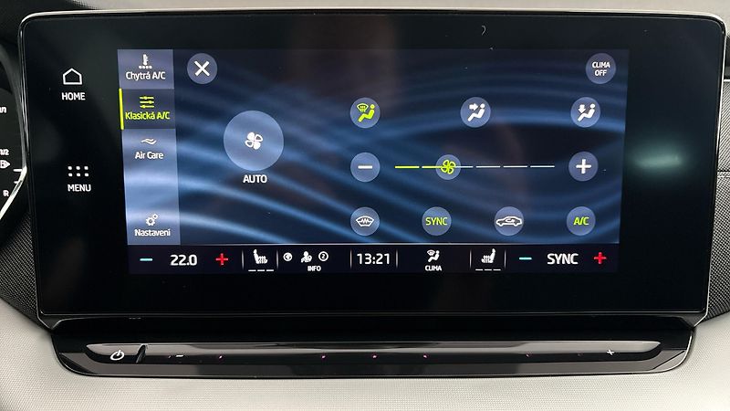 Škoda Octavia 2.0 TDI DSG Style Combi - fotka 24 z 25