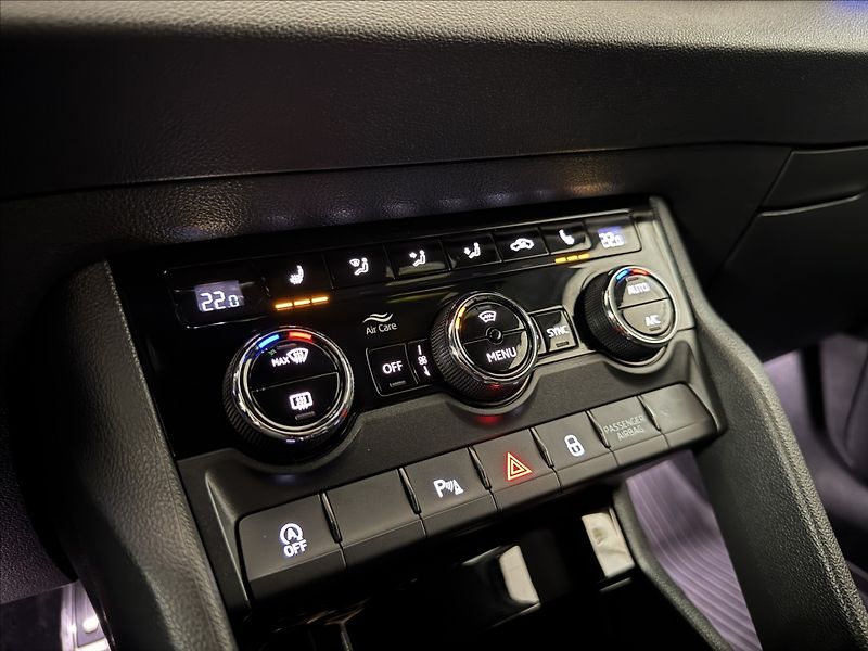 Škoda Karoq 1,5 TSi  DSG Sportline Kessy L - fotka 43 z 49