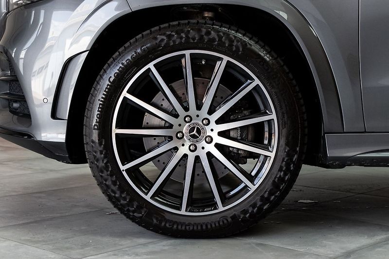Mercedes-Benz GLS 400d 4M*AMG*AIR*TAŽNÉ*ČR 1.MAJ - fotka 44 z 52