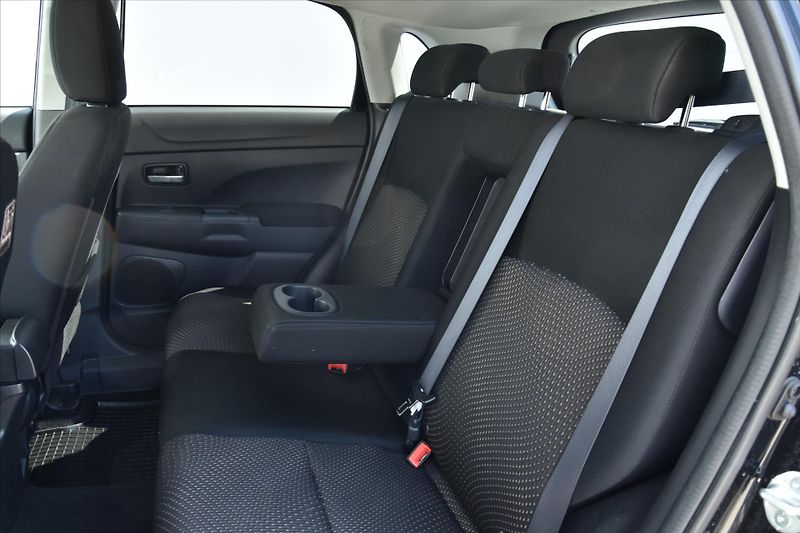 Mitsubishi ASX 2.2Di-D 4WD A/T INTENSE ČR - fotka 11 z 22