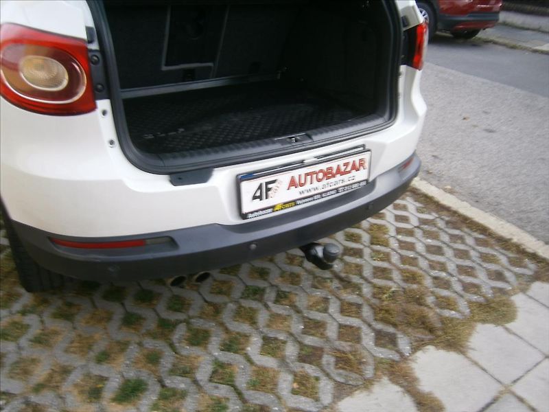 Volkswagen Tiguan 2,0 TDI 4 MOTION 125 KW - fotka 8 z 19