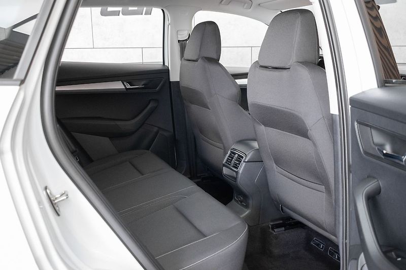 Škoda Karoq 1.5 TSI AMBITION*DPH*ČR 1.MAJ* - fotka 13 z 37