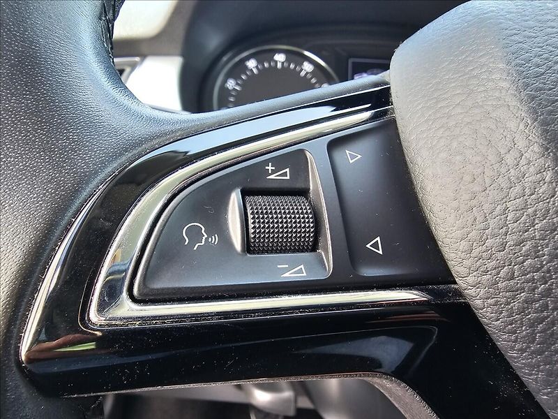 Škoda Fabia III 1,0TSi 70KW Drive - fotka 16 z 43