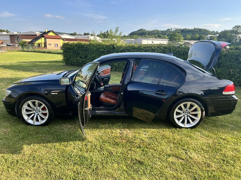 BMW Řada 7 3.0 170KW,MAX VÝBAVA,T.Z - fotka 27 z 46