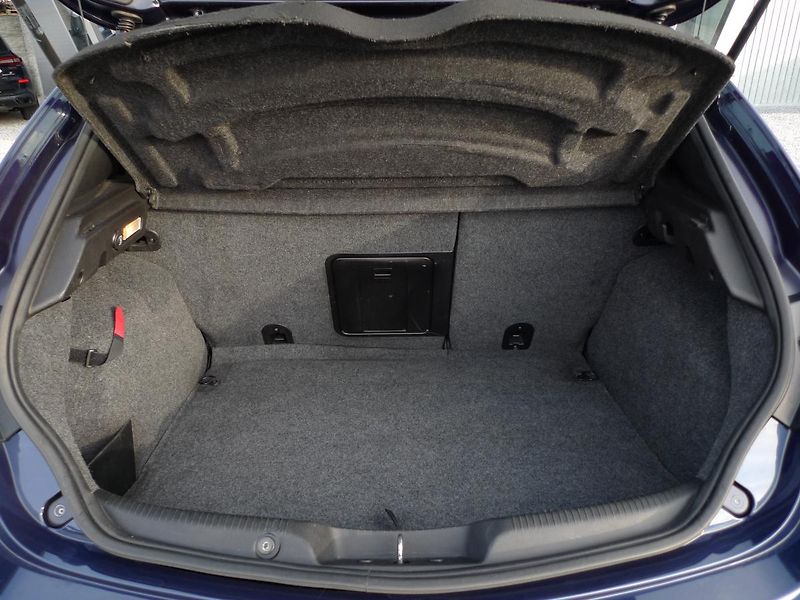Alfa Romeo Giulietta 1,4 TB 125kW Navi Panorama - fotka 11 z 39