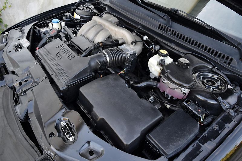 Jaguar X-Type 2.5 V6 AWD EXECUTIVE LIMITED - fotka 47 z 51