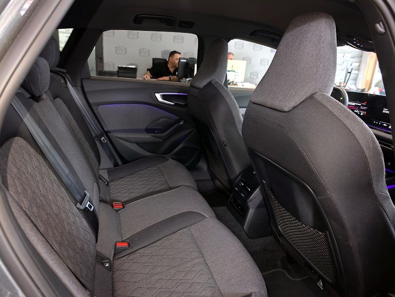 Audi A5 (2025) Avant TDI quattro S line Tech+ - fotka 15 z 32